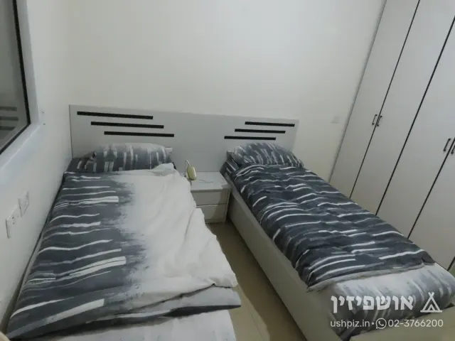 דירה נקיה ונעימה בלב שכונת בית ישראל ע"י ישיבת מיר שוק מאה שערים ועוד מרחק הליכה מהכותל המערבי